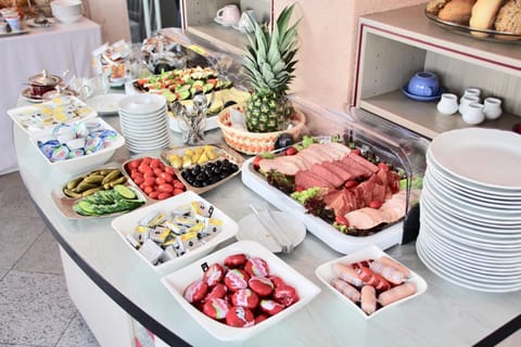 Daily buffet breakfast (EUR 10 per person)