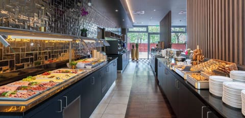Daily buffet breakfast (EUR 19 per person)