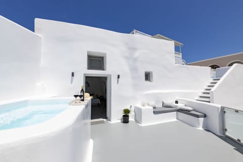 Superior Double with outdoor mini plunge pool | In-room safe, desk, blackout drapes, free WiFi