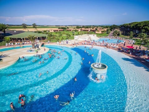Seasonal outdoor pool, sun loungers