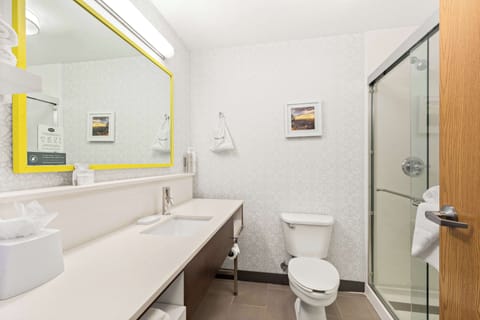 King Suite | Bathroom shower