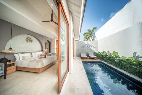 Royal Villa | 1 bedroom, minibar, in-room safe, desk