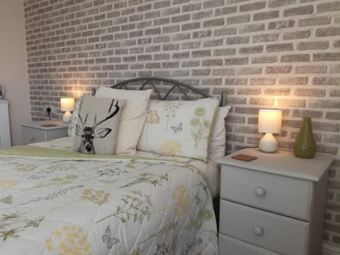 Double Room, Ensuite | Free WiFi, bed sheets