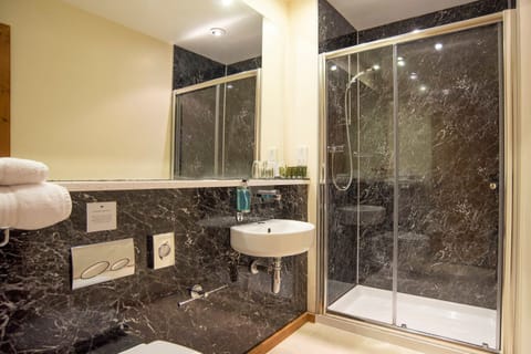Double Room, Ensuite | Bathroom
