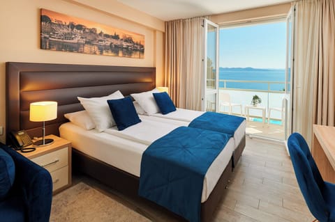 In-room safe, desk, free WiFi, bed sheets