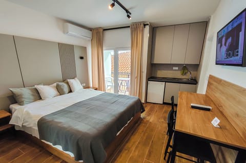 Deluxe Studio | Individually decorated, individually furnished, soundproofing
