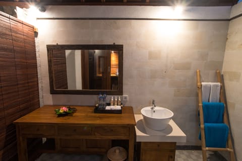 Shower, towels, soap, shampoo