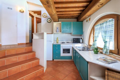 Traditional House, 3 Bedrooms, Garden Area | Private kitchen