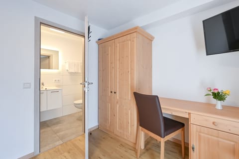 Double Room, Balcony | Free WiFi, bed sheets