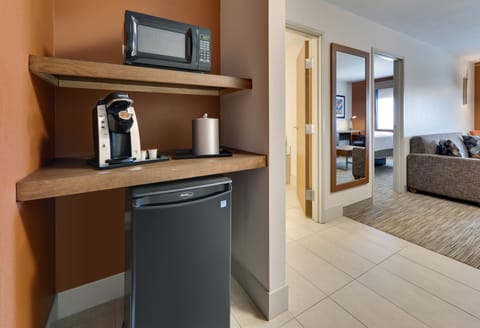 Suite, 1 Bedroom | Room amenity