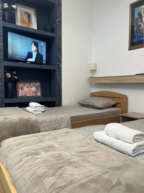 City Studio | Hypo-allergenic bedding, down comforters, free minibar, desk