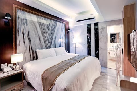 City Double Room | Down comforters, Tempur-Pedic beds, desk, blackout drapes