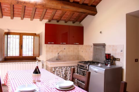 Apartment, 3 Bedrooms, Non Smoking | Private kitchen | Full-size fridge, microwave, oven, stovetop