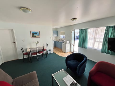 Two Bedroom Apartment | Living area | 32-inch LED TV with digital channels, TV, Netflix