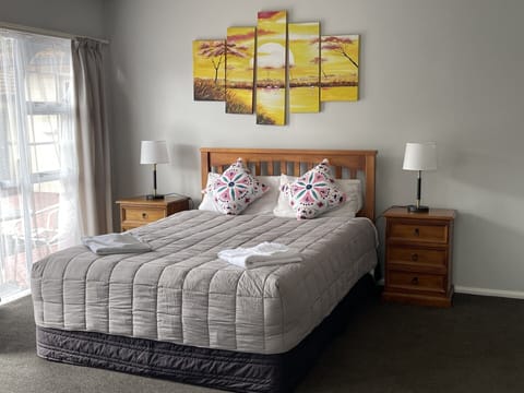 Family Room, Kitchen (1 Bedroom Family) | WiFi (free), bed sheets