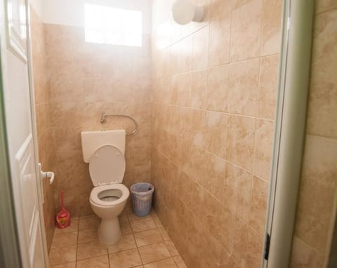 Shower, free toiletries, towels, soap