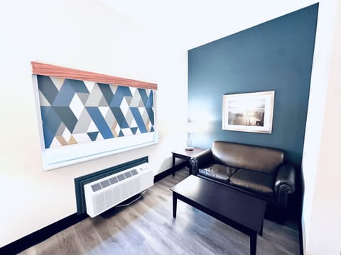 Desk, laptop workspace, iron/ironing board, free WiFi