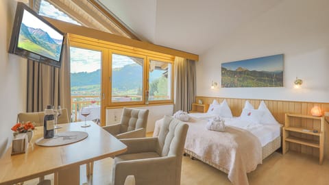 Hypo-allergenic bedding, in-room safe, individually decorated