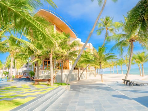 Private beach, white sand, sun loungers, beach umbrellas