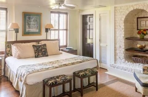 Room, Private Bathroom (Room 11) | Premium bedding, individually decorated, individually furnished, desk