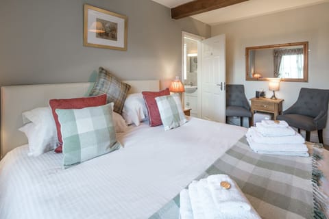 Standard Double or Twin Room, Ensuite, Ground Floor | Premium bedding, desk, iron/ironing board, free WiFi