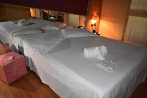 In-room safe, desk, blackout drapes, free WiFi