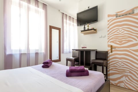 Double Room | Egyptian cotton sheets, premium bedding, Tempur-Pedic beds, in-room safe