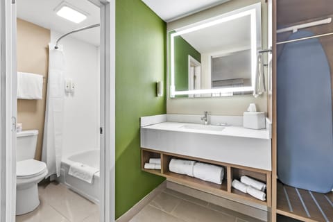 Room, 1 King Bed, Accessible, Non Smoking | Premium bedding, desk, laptop workspace, blackout drapes