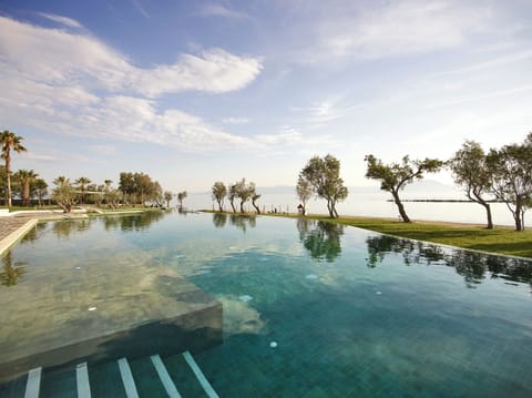Indoor pool, 4 outdoor pools, pool umbrellas, sun loungers