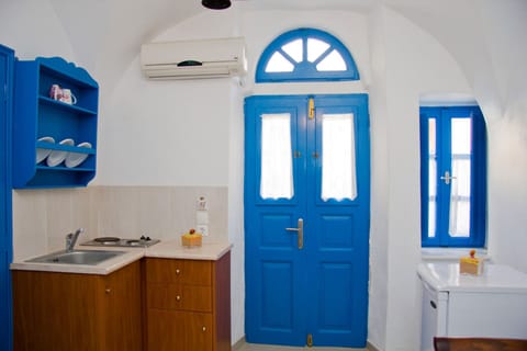 Family Room | Living area | 28-inch plasma TV with satellite channels, TV