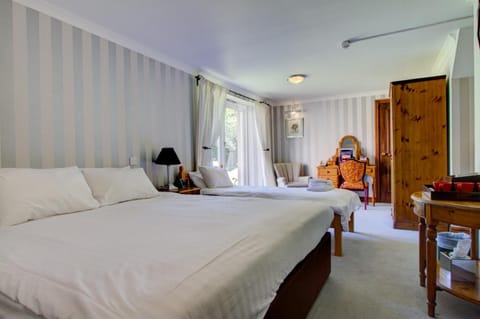 Individually decorated, desk, iron/ironing board, free cribs/infant beds