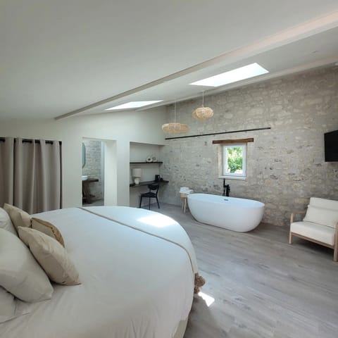 Signature Double Room | Premium bedding, individually decorated, individually furnished, desk