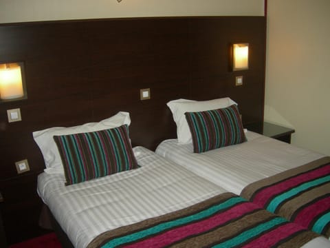 Minibar, in-room safe, desk, cribs/infant beds