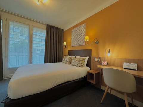 Comfort Double Room | Desk, iron/ironing board, free WiFi, bed sheets