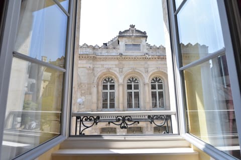 Comfort Room, 1 Queen Bed, Non Smoking (Larger Room) | Exterior