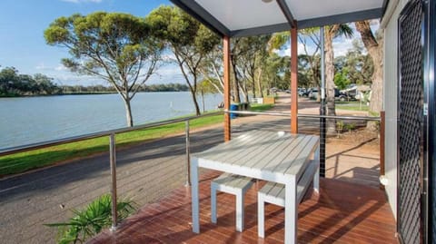 Deluxe 3 Bedroom Riverfront Cabin - Sleeps 8 | Terrace/patio