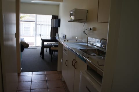 Premium Room, 1 Bedroom | Private kitchen | Fridge, microwave, stovetop, electric kettle