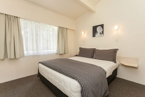 Premium Room, 1 Bedroom | Iron/ironing board, free WiFi