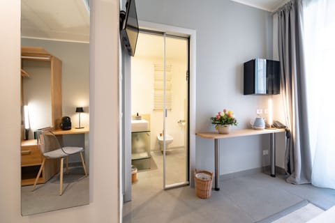 Single Room | Hypo-allergenic bedding, down comforters, free minibar items