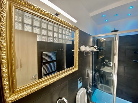 Panoramic Room, Air conditioning, Sea View | Bathroom | Shower, rainfall showerhead, free toiletries, hair dryer