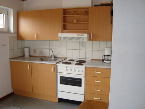 Family Room, (excl. linen) Shared Bathroom - 4 people | Private kitchen