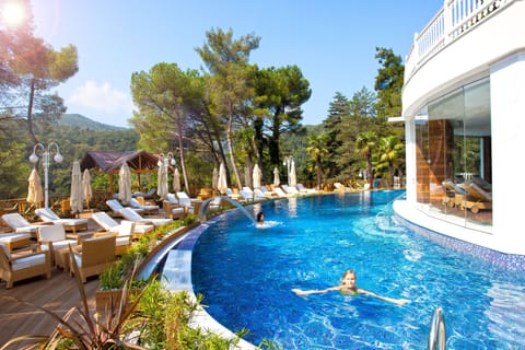 Indoor pool, outdoor pool, sun loungers