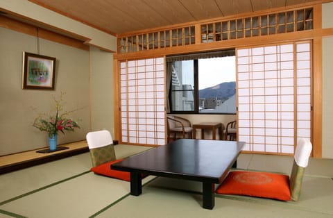 Ishicho Shogikuen Tower - Japanese Room | Down comforters, in-room safe, free WiFi, alarm clocks
