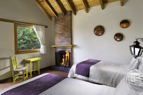 Business Cabin | Premium bedding, in-room safe, free internet, bed sheets