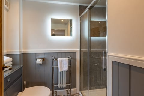 Family Suite, 2 Bedrooms, Non Smoking, Garden View | Egyptian cotton sheets, premium bedding, individually decorated