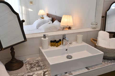 In-room safe, desk, soundproofing, iron/ironing board