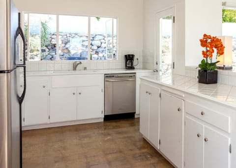 House, Multiple Beds (Hilltop Haven) | Private kitchen | Fridge, microwave, stovetop, dishwasher