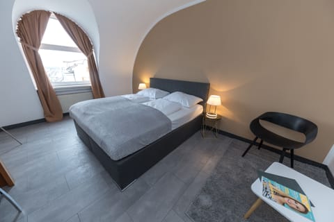 Double Room, 1 Double Bed | Minibar, in-room safe, desk, blackout drapes