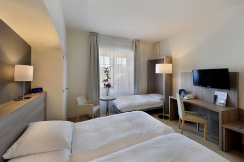 Premium bedding, pillowtop beds, in-room safe, individually furnished