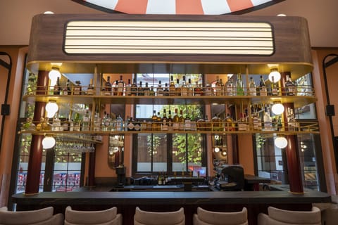 Breakfast, lunch, dinner served; international cuisine